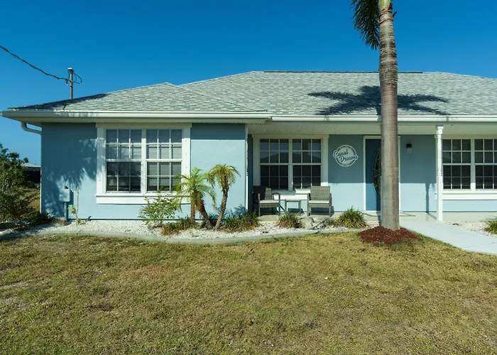 "Canal Dreams" 3 Br2 Ba Pool Home On The Canal